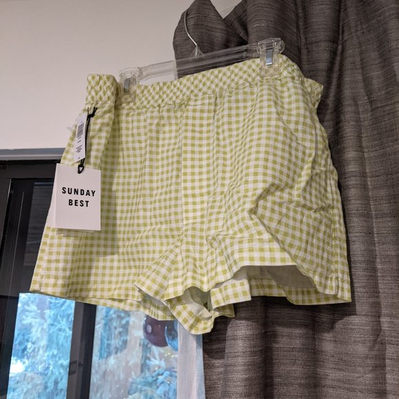 Aritzia "Eliza" shorts in size Medium -NWT - Picture 5 of 6